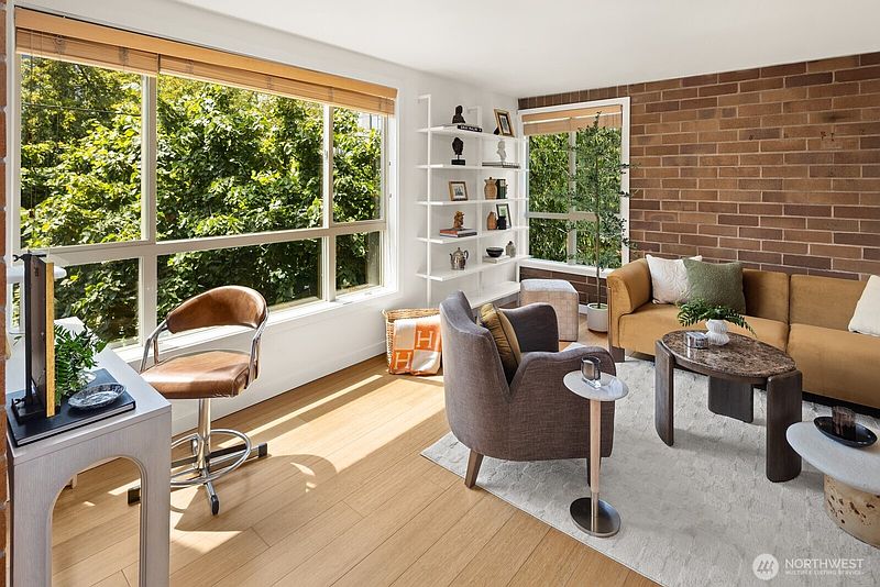 4th image of 905 Cherry Street #205