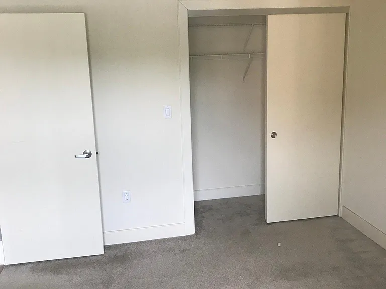 4258 Main St #6 — Photo 8