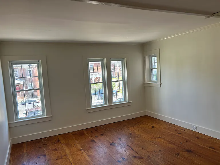 73 Court St — Photo 8