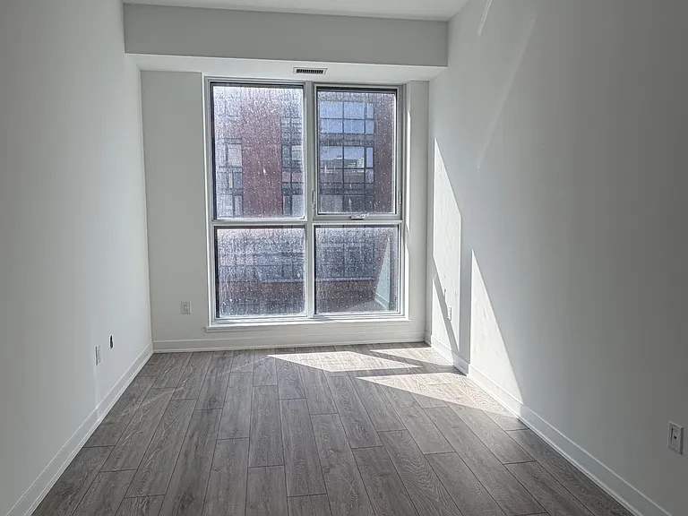 10 Oak St S #215 — Photo 7