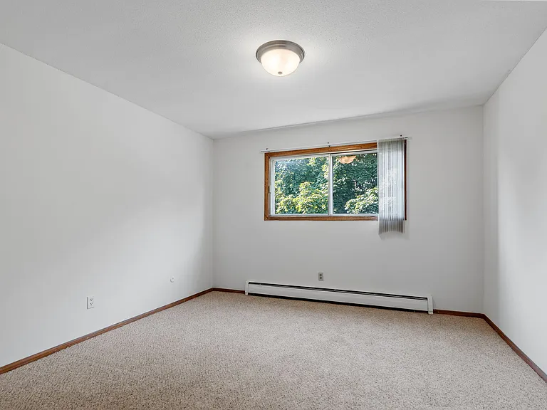 1605 Minnehaha Apartments — Photo 26