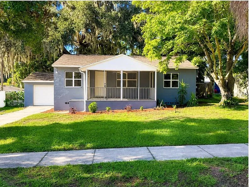 3 bed, 2.0 bath, 1129 sqft, $1,700 — Photo 1