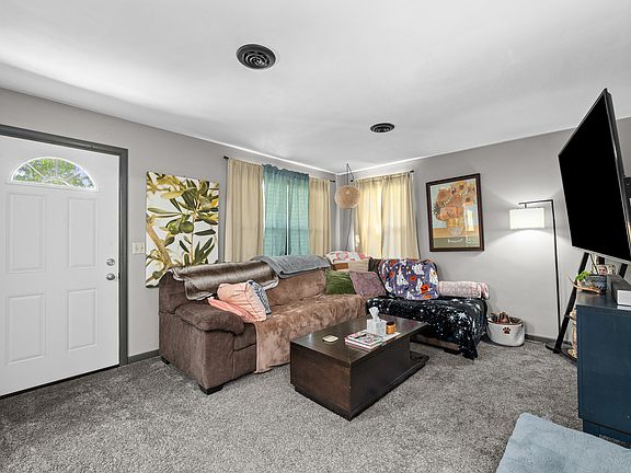 5th image of 925 42nd St