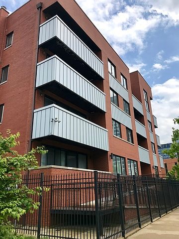 1st image of 825 N Hudson Ave Unit 4D