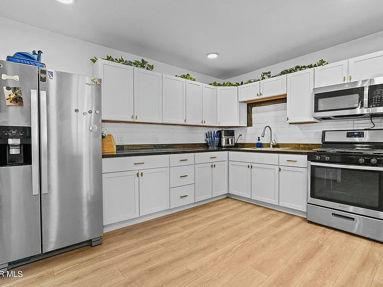 4728 Sierra Madre Dr — Photo 10