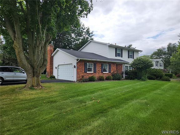 3rd image of 816 Lockport Rd
