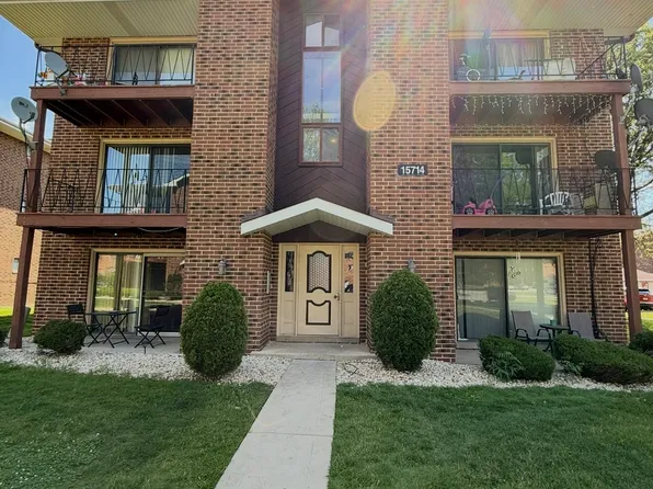 15714 Lake Dr #2-B, Oak Forest, IL 60452