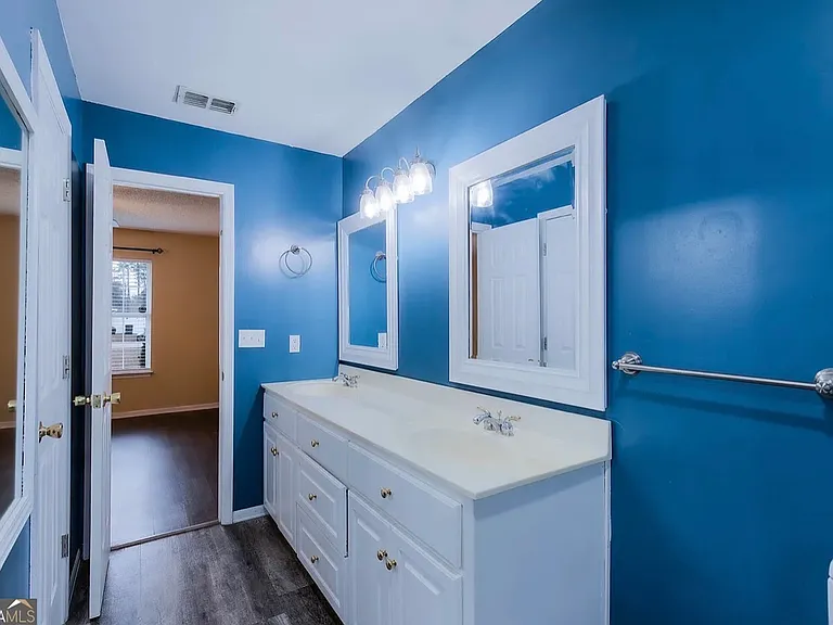 8 Cameron Ct W — Photo 14