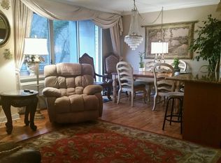 1800 Roundhill Rd, Charleston, WV 25314