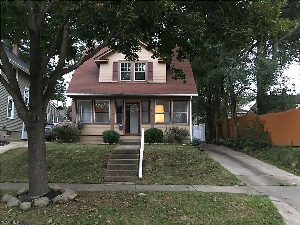 1st image of 1467 Holly Ave