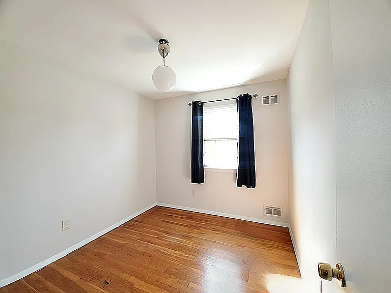 702 W Edmonston Dr — Photo 15