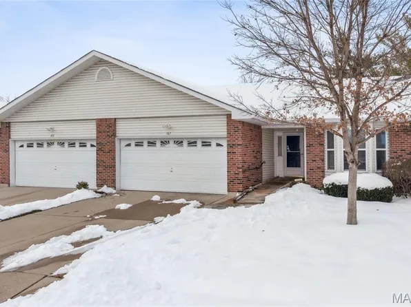 167 Southern Oaks Dr, Saint Charles, MO 63303