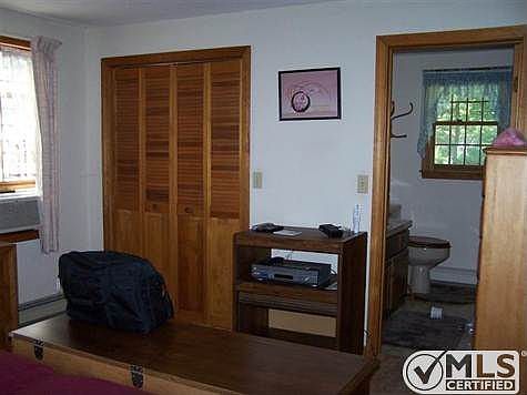4th image of 105 Kings Row Dr