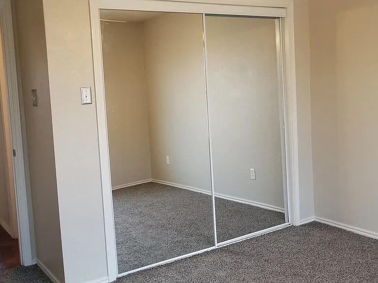 406 N Dover Ave — Photo 11