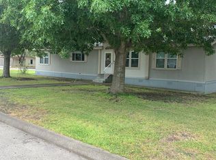 104 S Orange St, Sabinal, TX 78881