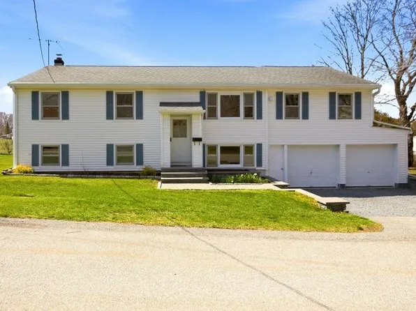 55 Mixter St, Middletown, RI 02842