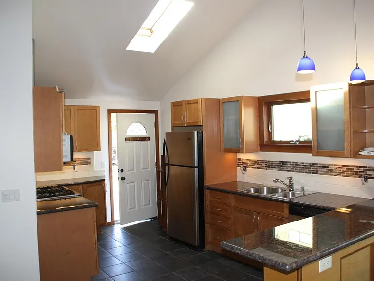 3947 Huron Ave #A — Photo 10