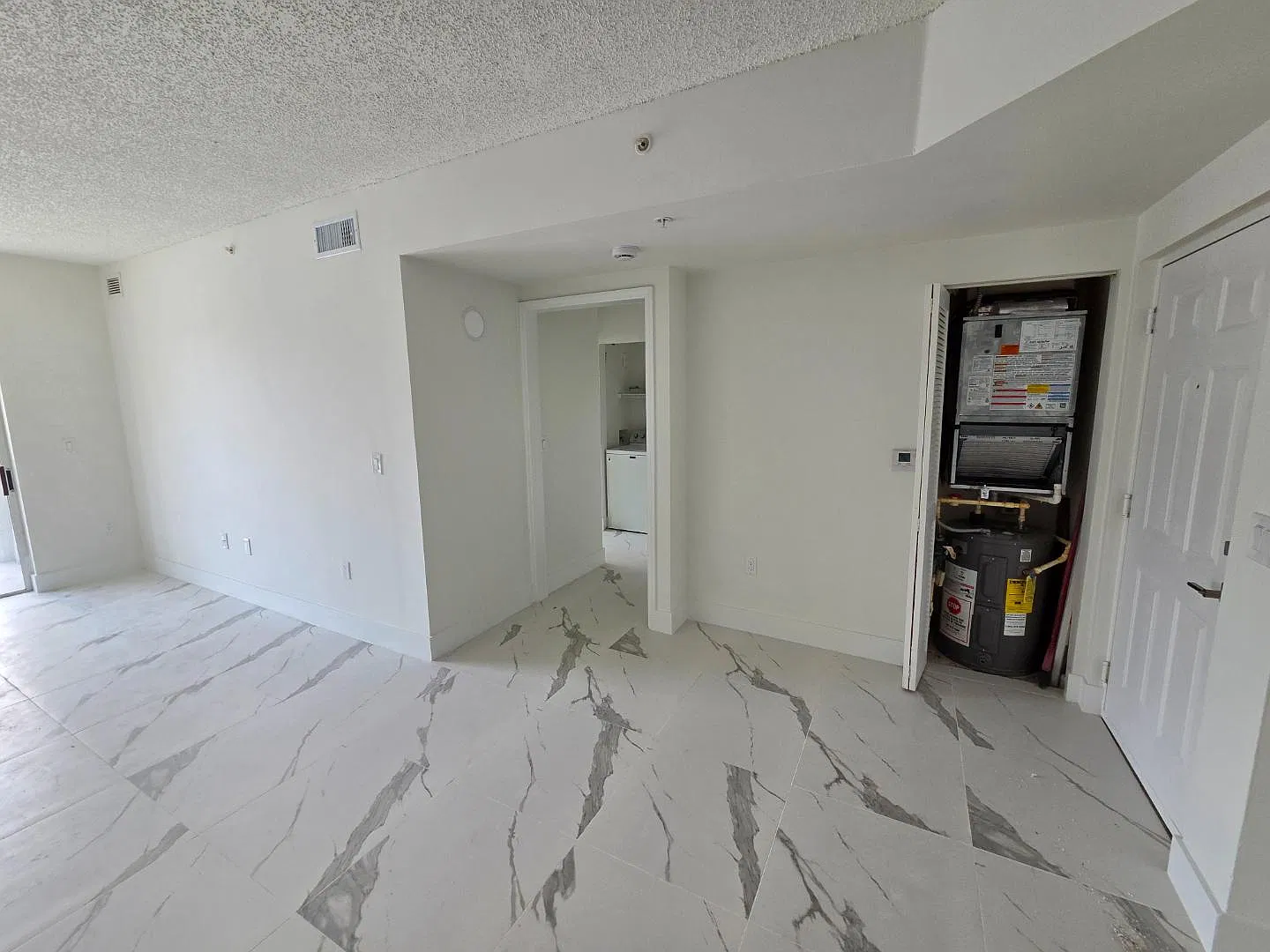 2151 W Preserve Way # 102 - RM 9-102 — Photo 2