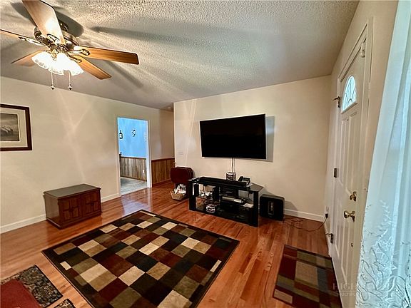 4th image of 860 Green Acres Myers Street