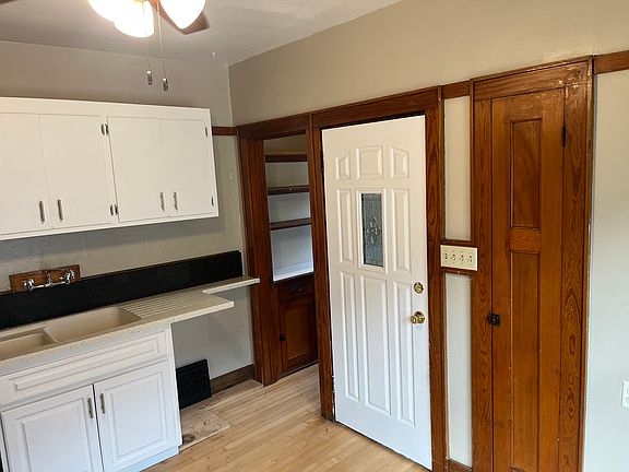 4th image of 1910 N 58th St