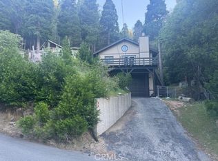 968 Lausanne Dr, Crestline, CA 92325