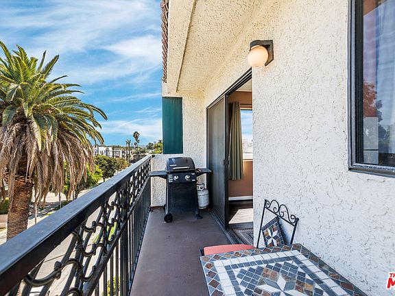 3rd image of 1355 N Sierra Bonita Ave APT 407