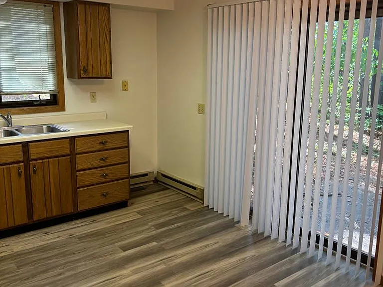 653 Brooks Pl — Photo 8
