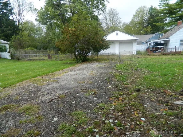 741 Dwight Rd, Springfield, OH 45503