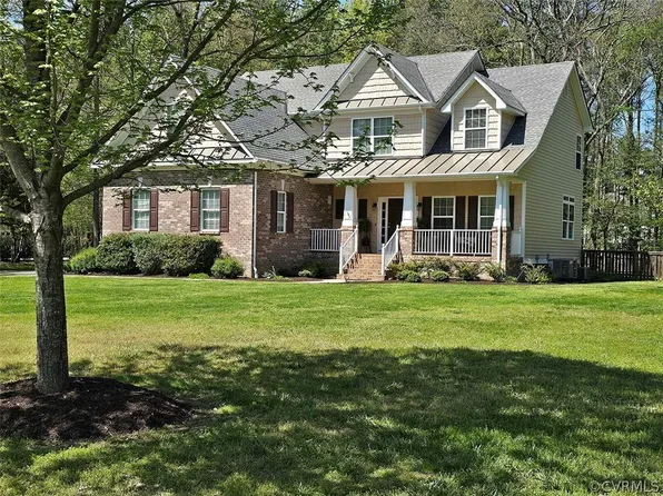 306 Hillsway Dr, Ashland, VA 23005