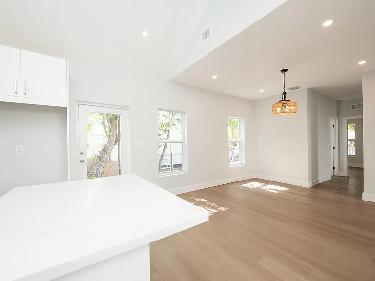 1315 William St — Photo 12