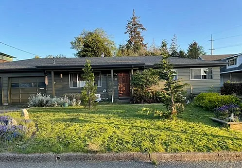 Lewis St, North Bend — Photo 1