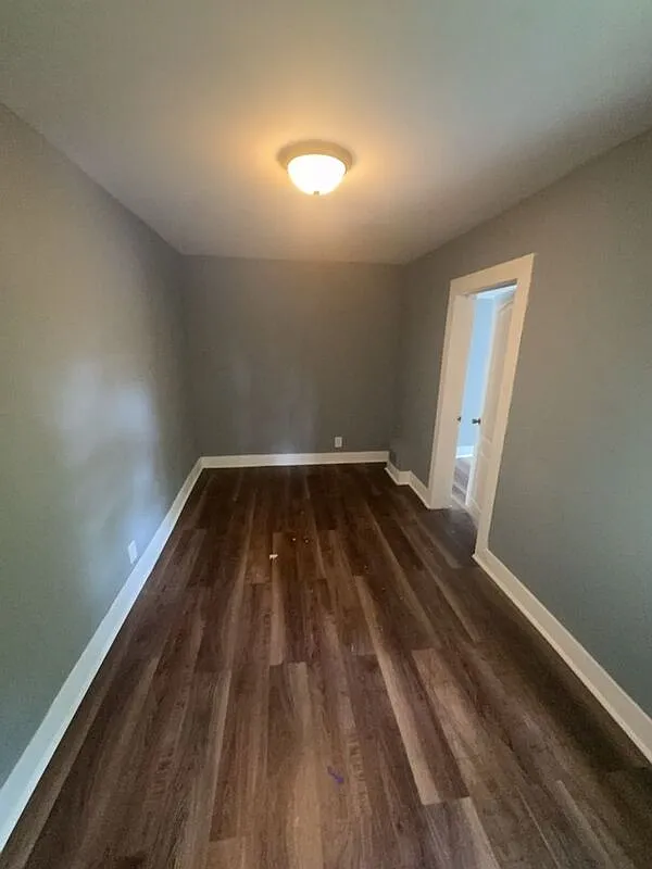 3 bed, 1.0 bath, 1800 sqft, $1,150 — Photo 4