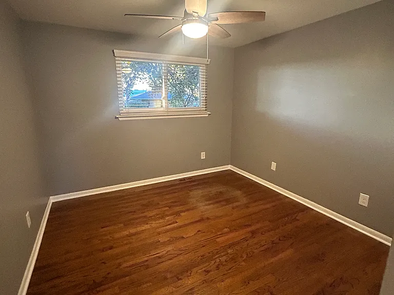 1210 Kenilworth Pl — Photo 13