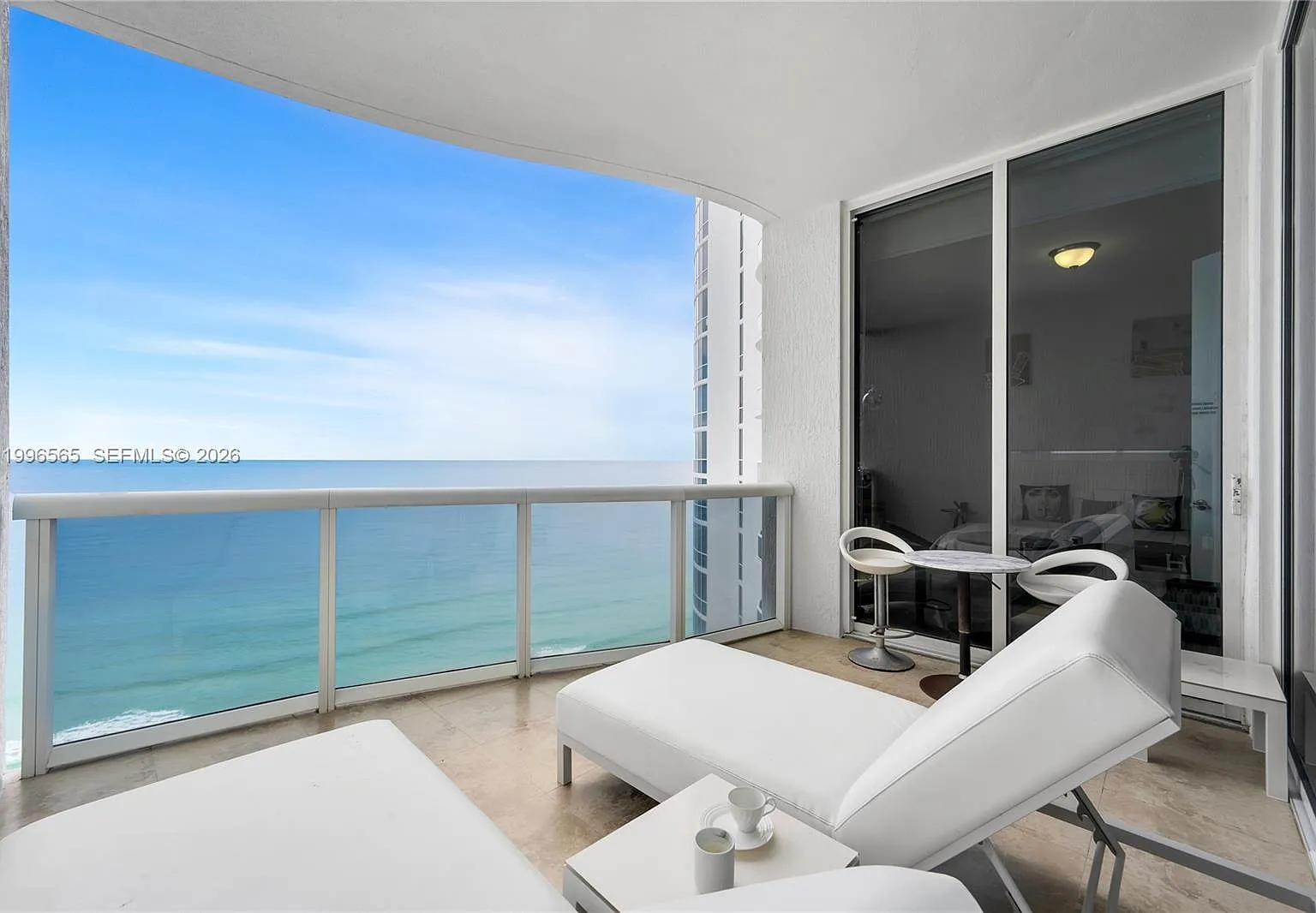 Tdr Tower Ii Condo — Photo 1