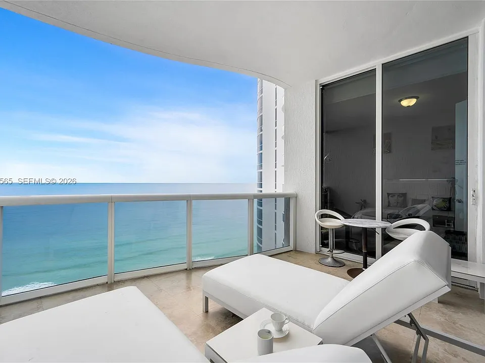 15901 Collins Ave #2104