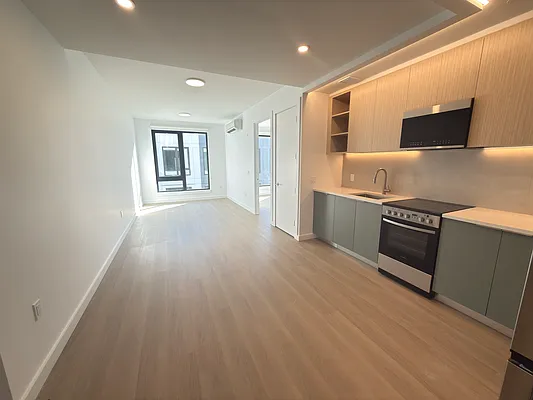 Living room, photo 2