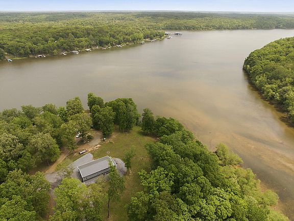 3rd image of 456 Kentucky Lake Dr