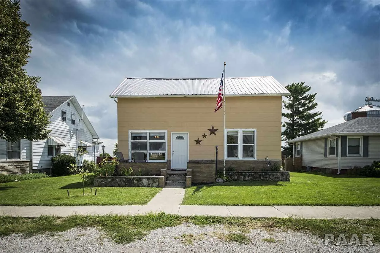 505 Pleasant St photo 1