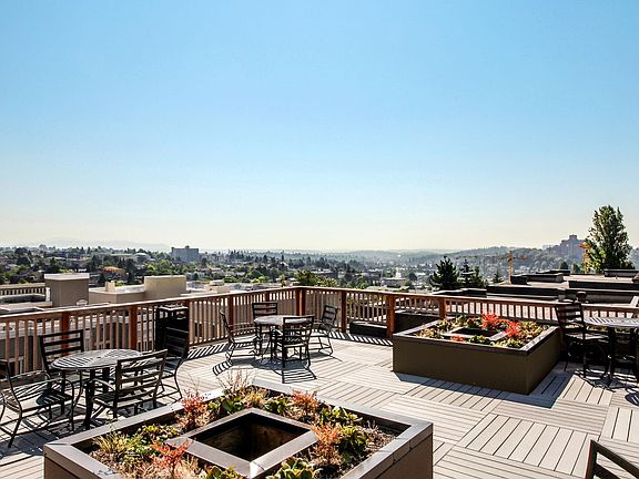2nd image of 1011 E Terrace St #209