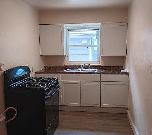 4th image of 1906 Elsmere Ave APT 3