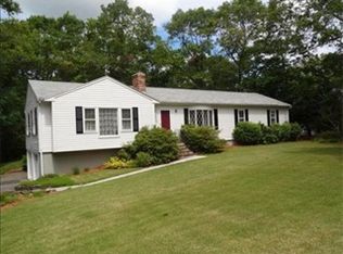 12 Red Coat Ln, Plainville, MA 02762