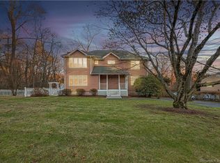 2 Lloyd Rd, Norwalk, CT 06850