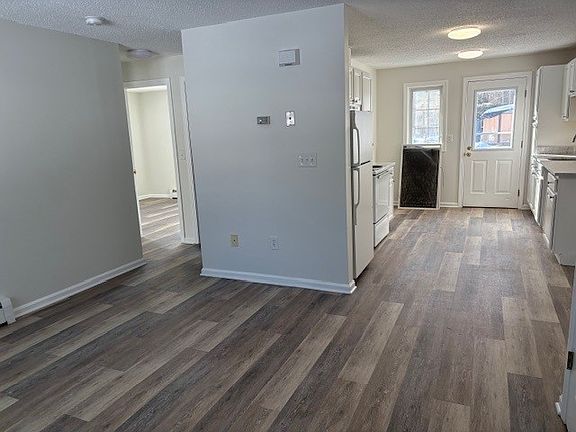3rd image of 5A Winthrop Dr