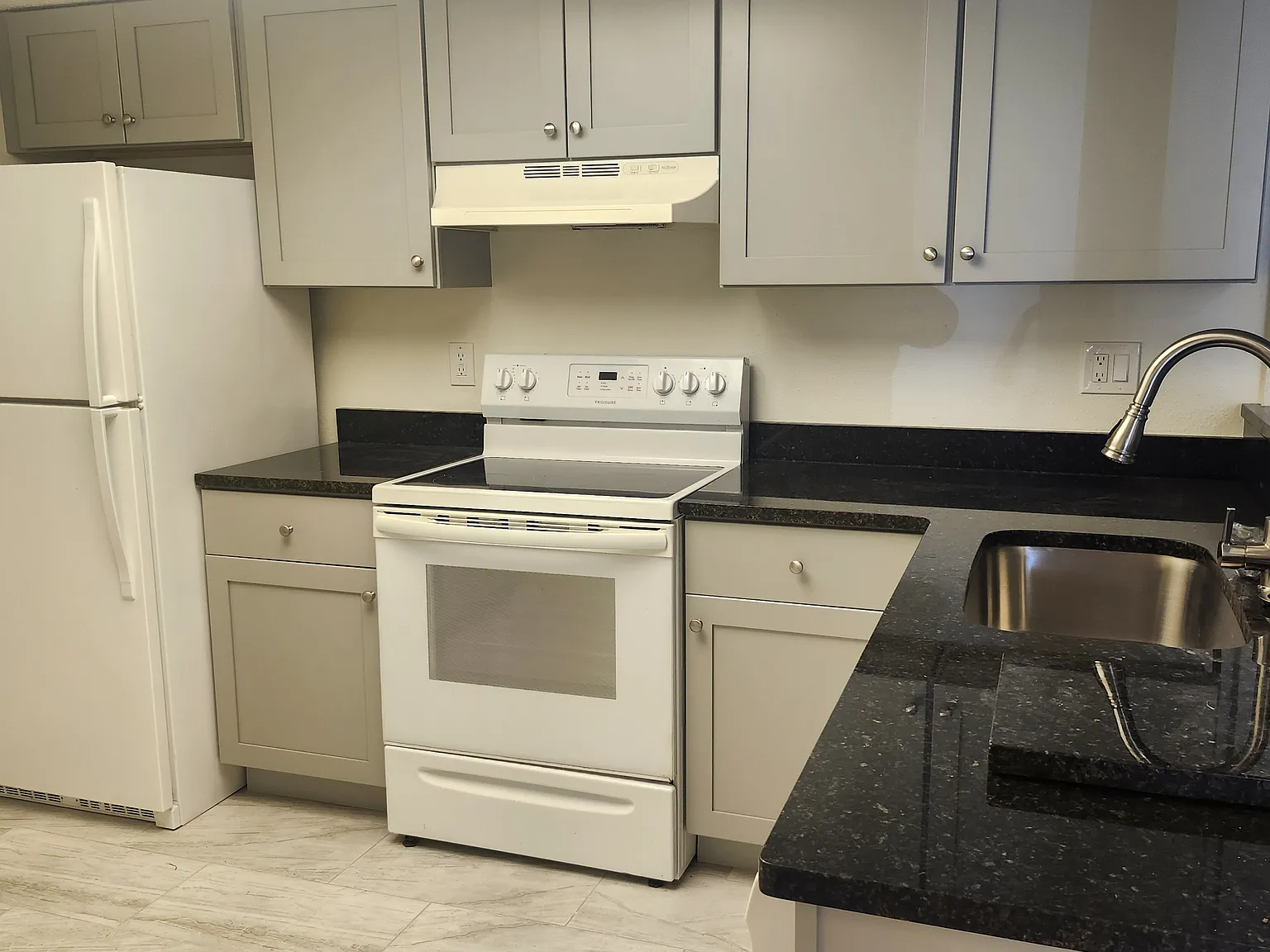 2 bed, 980 sqft, $1,450 — Photo 2