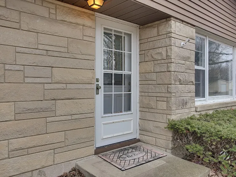 713 S Longview Rd — Photo 4