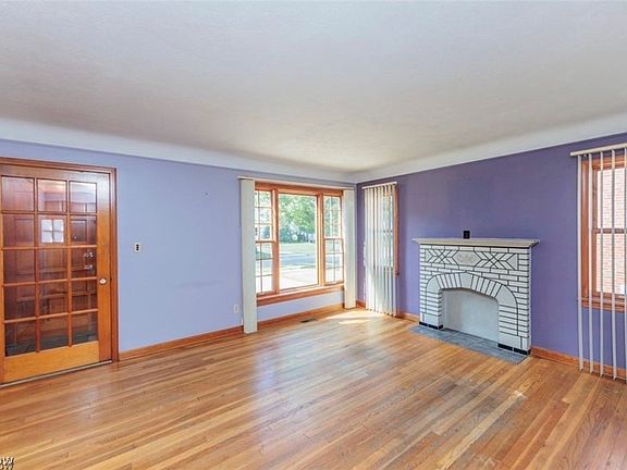 5th image of 4521 Emerson Rd