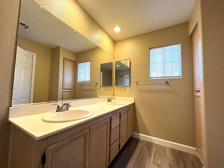 5555 Leaning Oak Ave — Photo 11