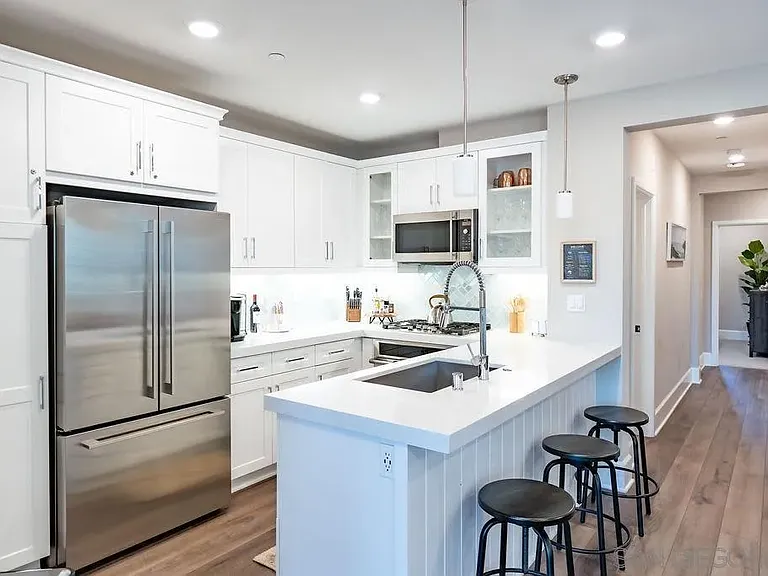 824 Jersey Ct — Photo 22