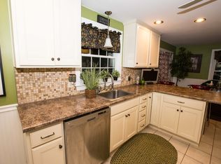 71 Trotting Park Rd, Lowell, MA 01854