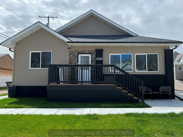 1011 W 4th St, Hastings, NE 68901